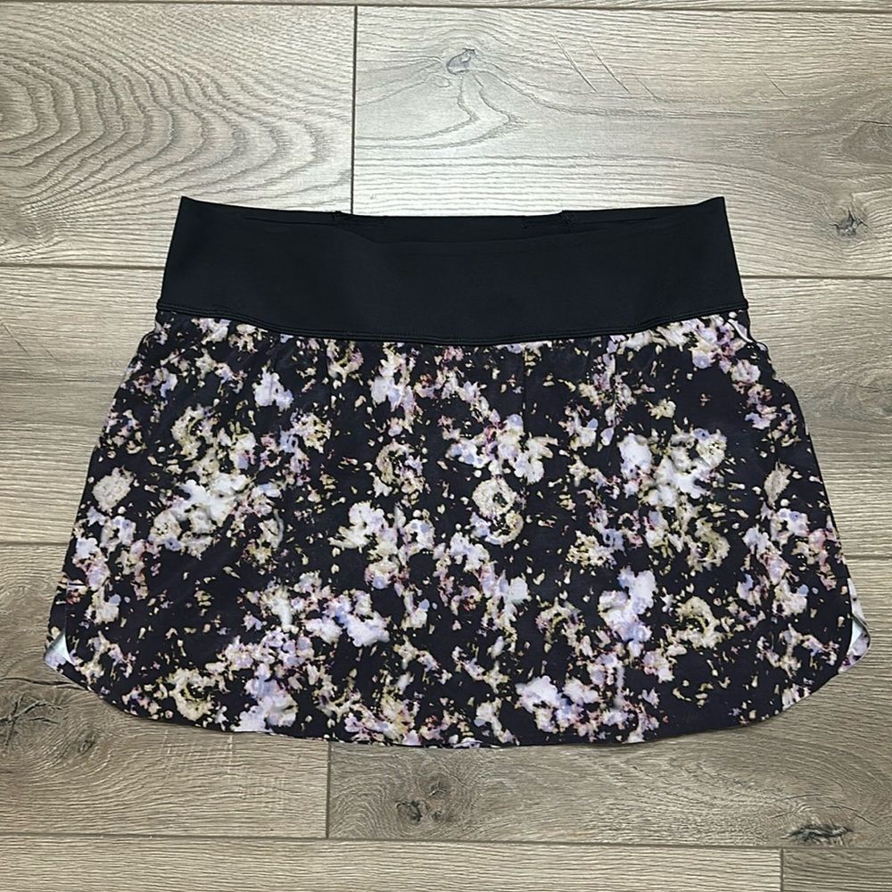 Title Nine 14” Napili Bonded Ultra Light High Rise Black Printed Running Skirt M